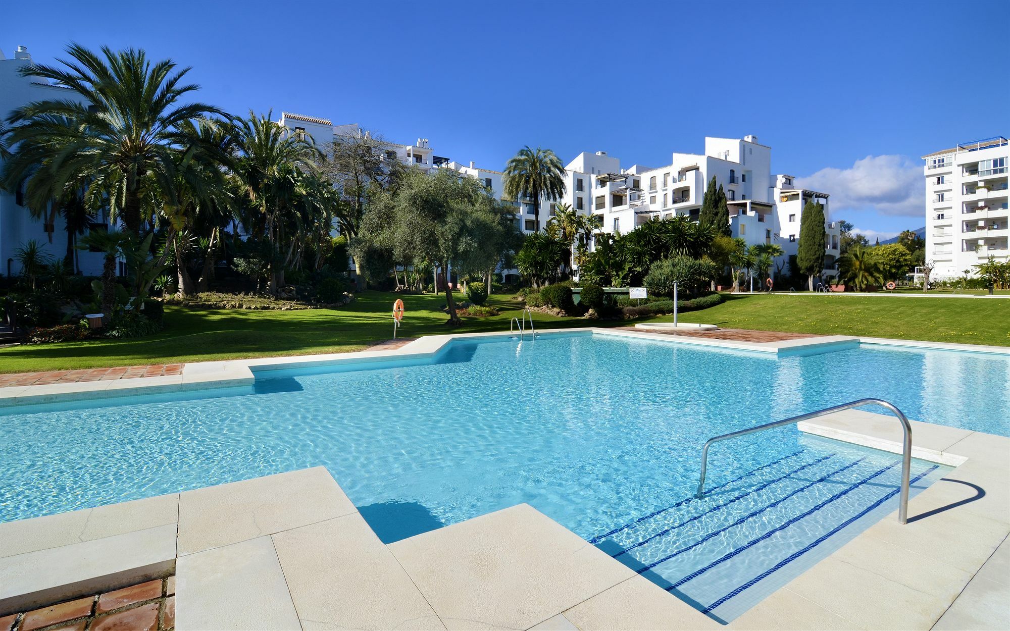 Club Jardines Del Puerto Leilighet Marbella Eksteriør bilde